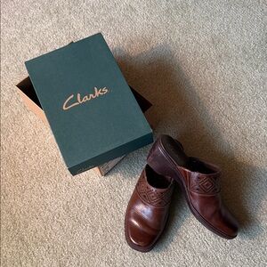 Clarks Women’s Dark Brown Leather Loafers